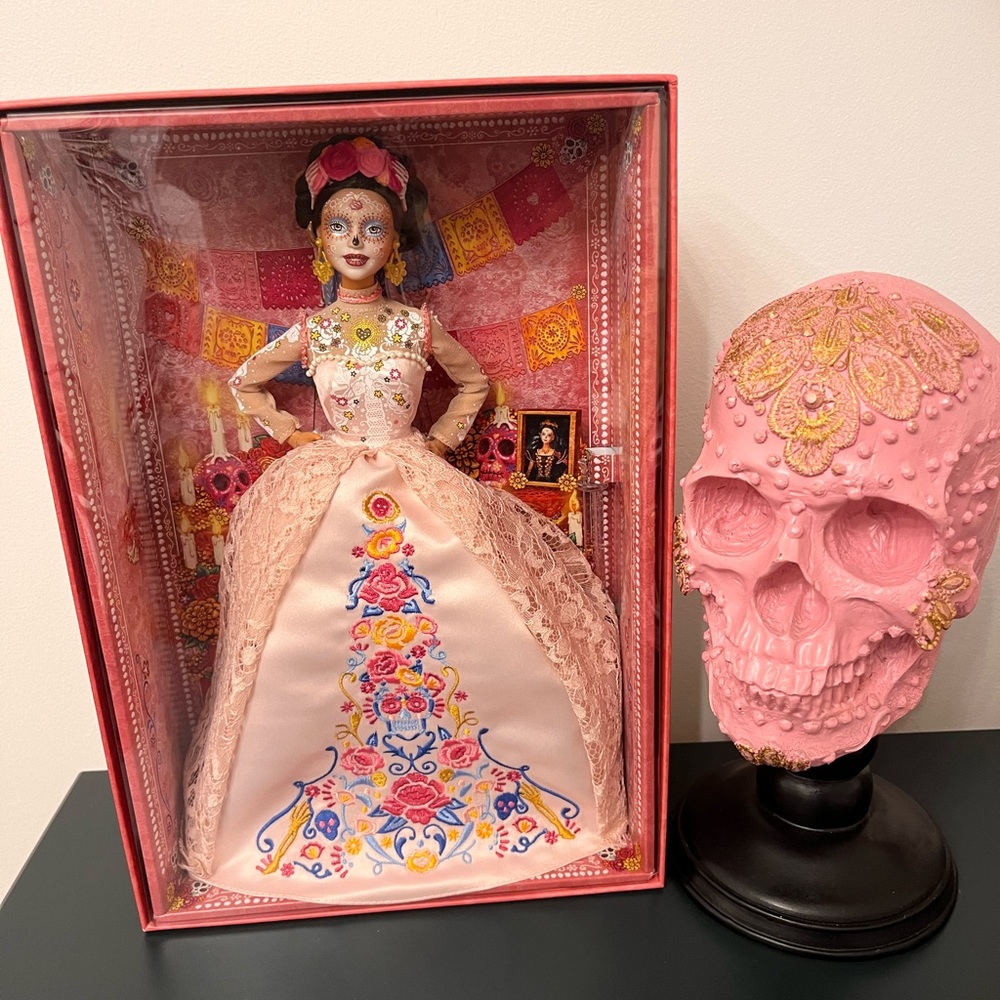 Barbie Signature Dia De Muertos 2020 Doll sealed. New